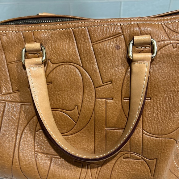 Carolina Herrera Andy with Large CH - Picture 4 of 6